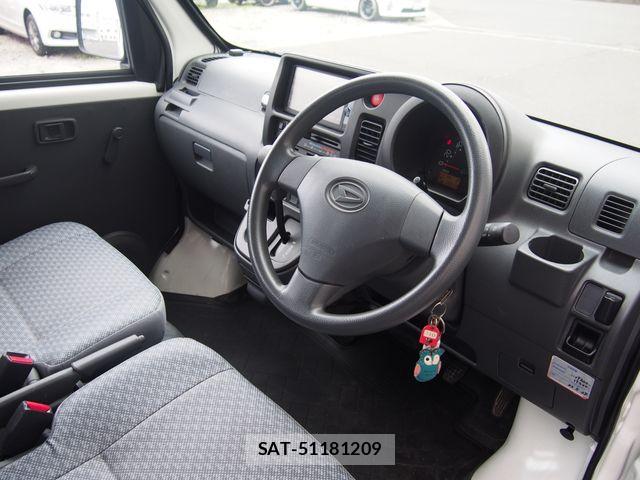 Daihatsu HIJET CARGO 2016-08 7358048-3