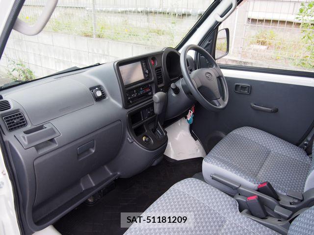 Daihatsu HIJET CARGO 2016-08 7358048-5