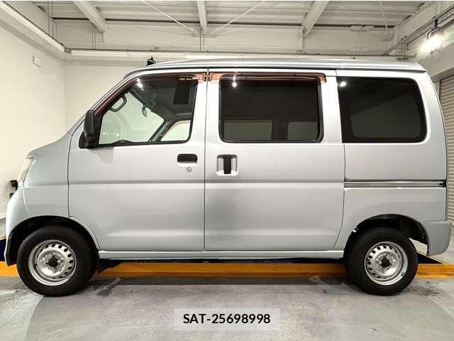 Daihatsu HIJET CARGO 2014-02 7358051-4