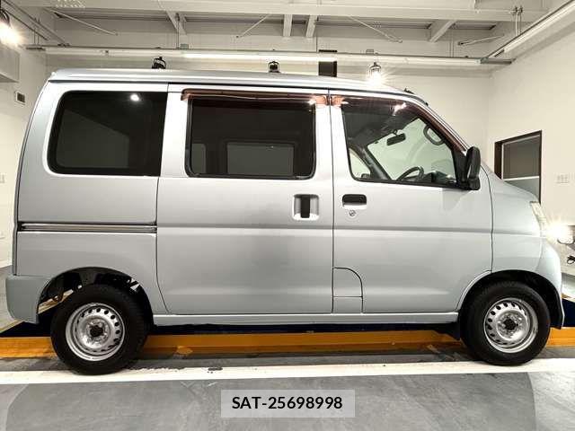 Daihatsu HIJET CARGO 2014-02 7358051-8