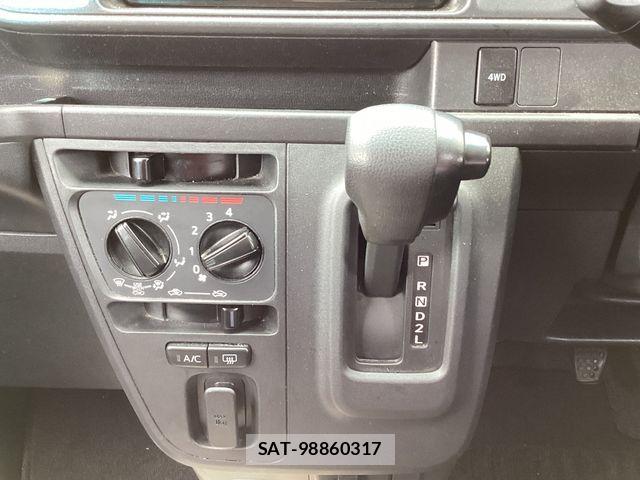 Daihatsu HIJET CARGO 2018-11 7358047-9