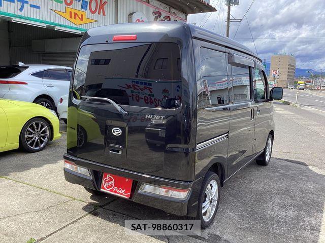 Daihatsu HIJET CARGO 2018-11 7358047-2