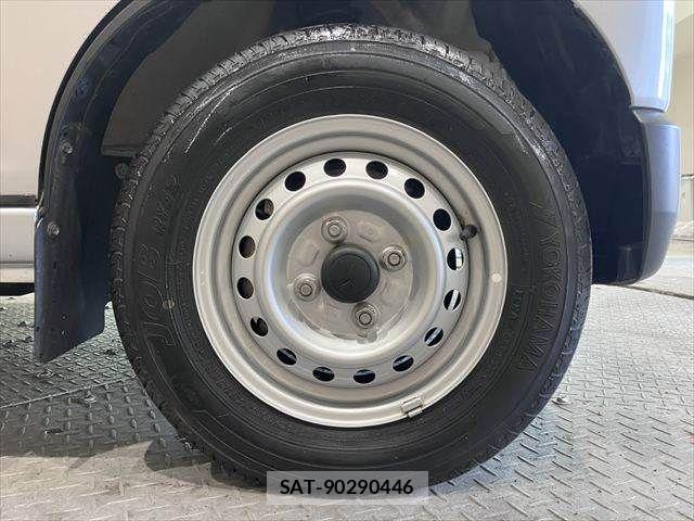Daihatsu HIJET CARGO 2023-11 7500861-8