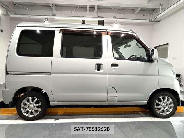 Daihatsu HIJET CARGO 2006-04 7500860-8