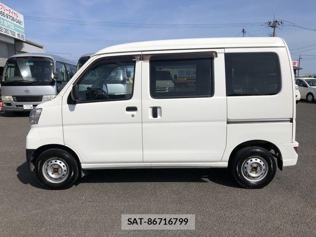 Daihatsu HIJET CARGO 2018-04 7979431-4
