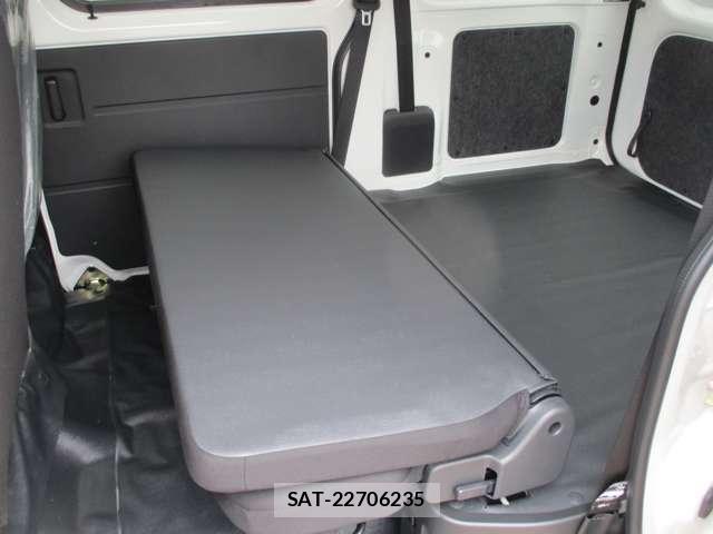 Daihatsu HIJET CARGO 2026-05 8035910-11