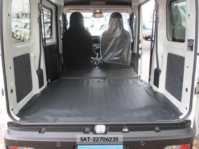 Daihatsu HIJET CARGO 2026-05 8035910-13