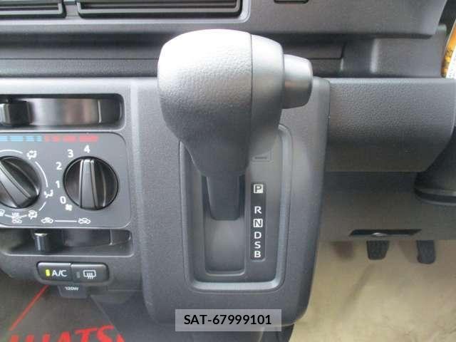 Daihatsu HIJET CARGO 2026-05 8035909-11