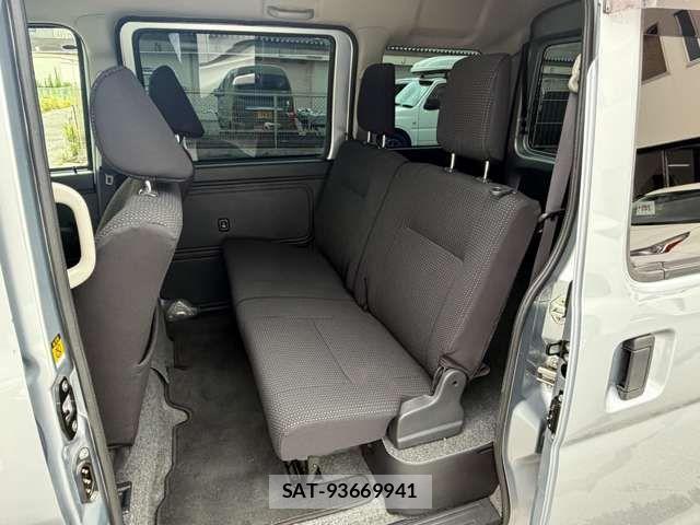 Daihatsu HIJET CARGO 2018-01 8073981-9