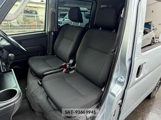 Daihatsu HIJET CARGO 2018-01 8073981-8