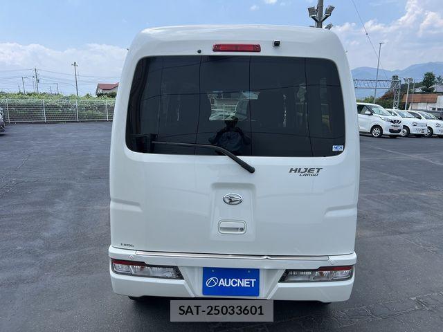 Daihatsu HIJET CARGO 2019-09 8073980-4