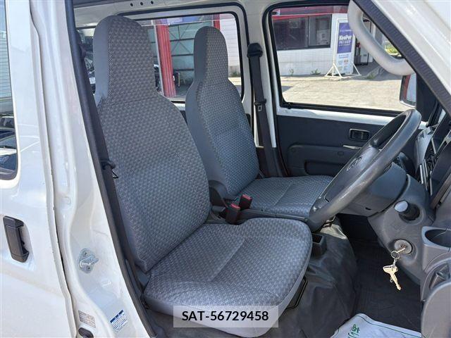 Daihatsu HIJET CARGO 2017-04 8073990-14