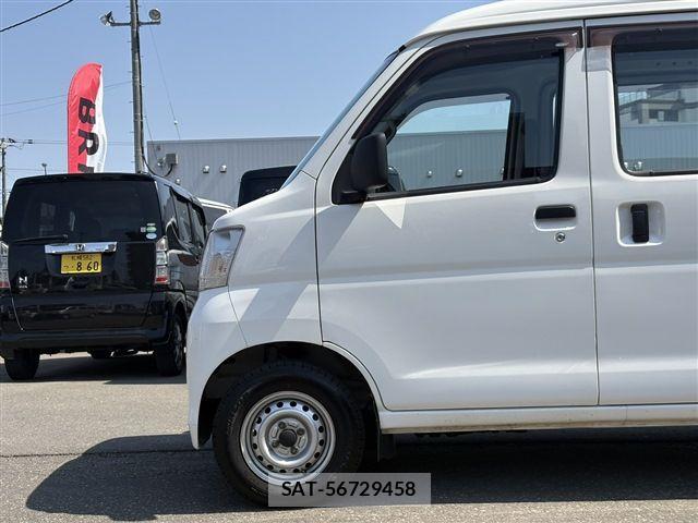 Daihatsu HIJET CARGO 2017-04 8073990-2