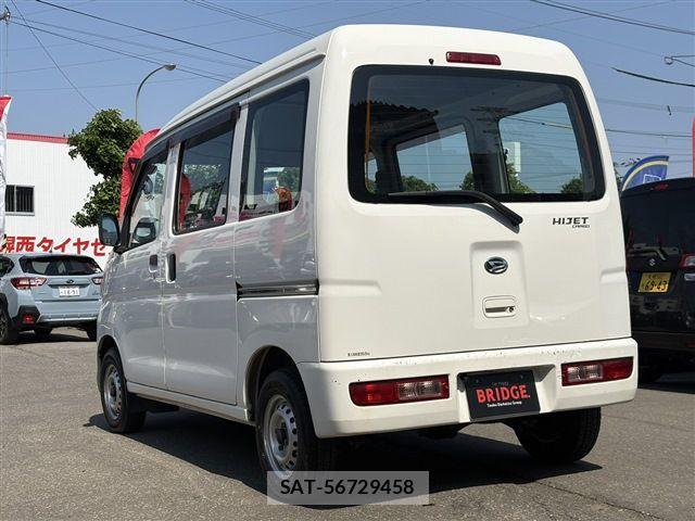 Daihatsu HIJET CARGO 2017-04 8073990-5