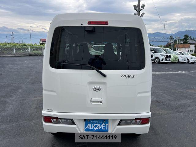 Daihatsu HIJET CARGO 2019-02 8073982-4