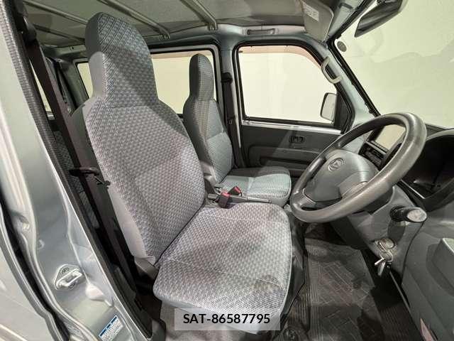 Daihatsu HIJET CARGO 2016-09 8158550-10