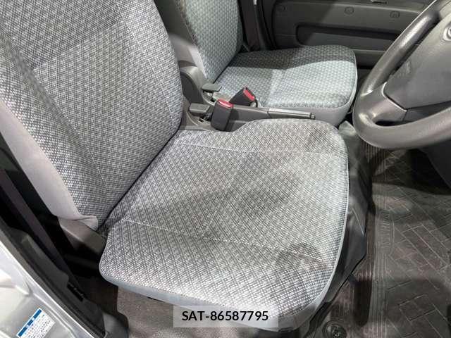 Daihatsu HIJET CARGO 2016-09 8158550-11