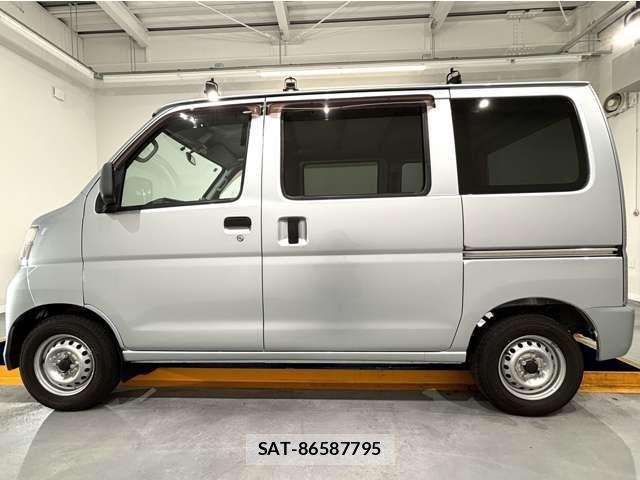 Daihatsu HIJET CARGO 2016-09 8158550-4