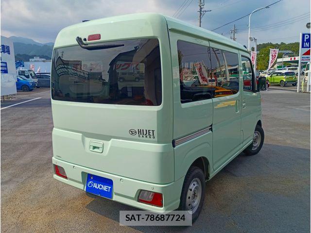 Daihatsu HIJET CARGO 2022-04 8207826-2