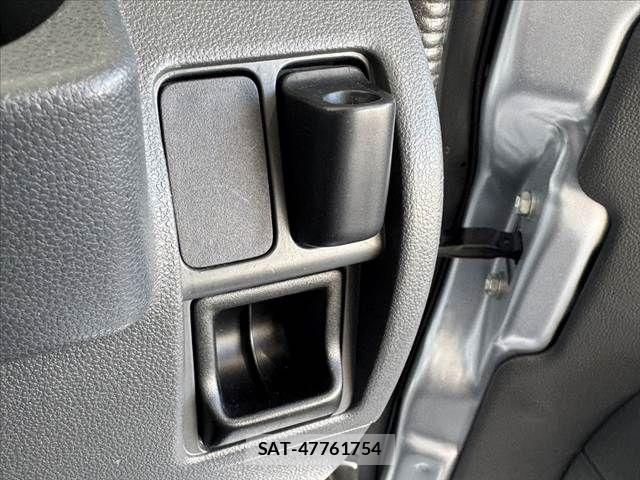 Daihatsu HIJET CARGO 2017-05 8207827-28
