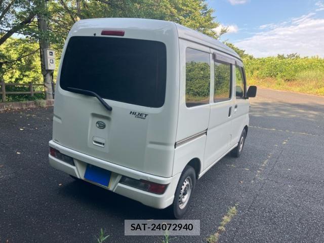 Daihatsu HIJET CARGO 2020-10 8245395-6