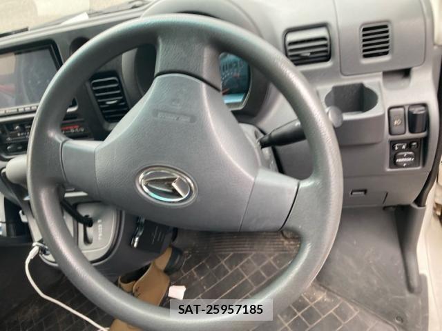 Daihatsu HIJET CARGO 2015-02 8245396-16