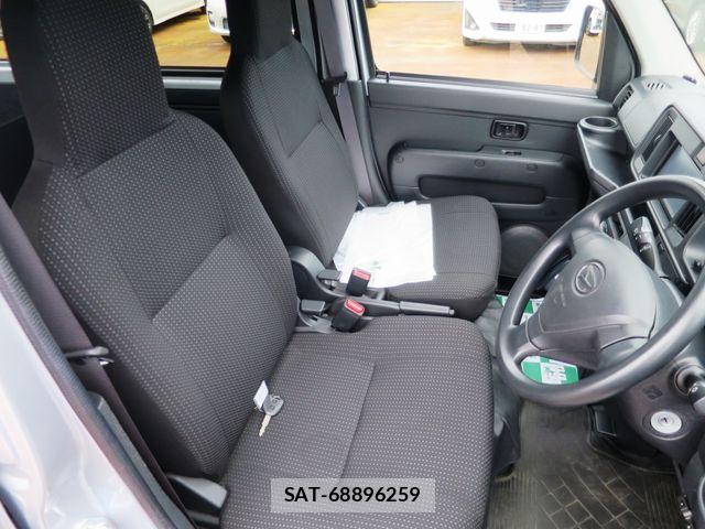 Daihatsu HIJET CARGO 2018-06 8245390-9