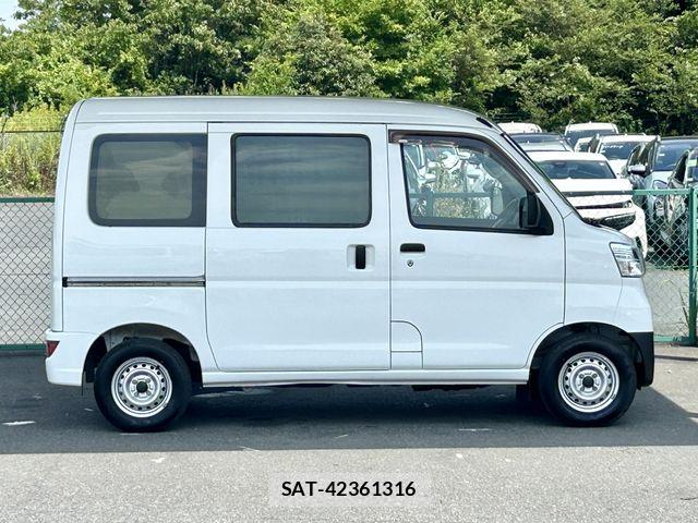 Daihatsu HIJET CARGO 2021-06 8336131-9