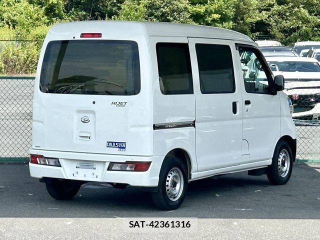 Daihatsu HIJET CARGO 2021-06 8336131-2