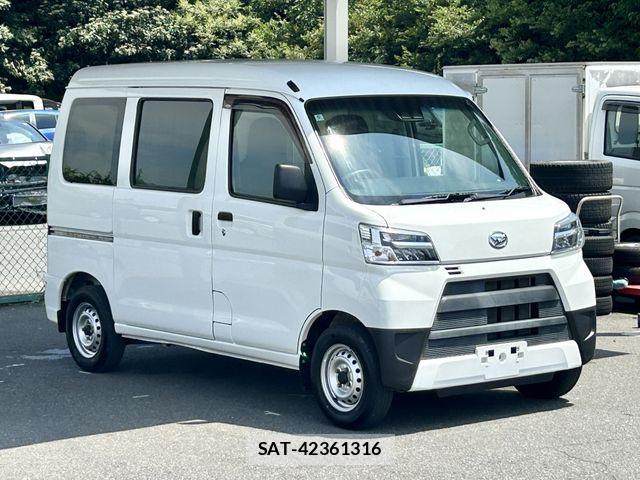 Daihatsu HIJET CARGO 2021-06 8336131-6