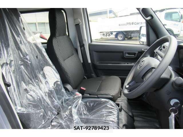 Daihatsu HIJET CARGO 2026-02 8354619-12