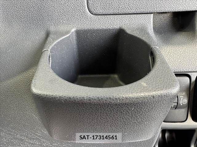 Daihatsu HIJET CARGO 2009-11 8412777-27