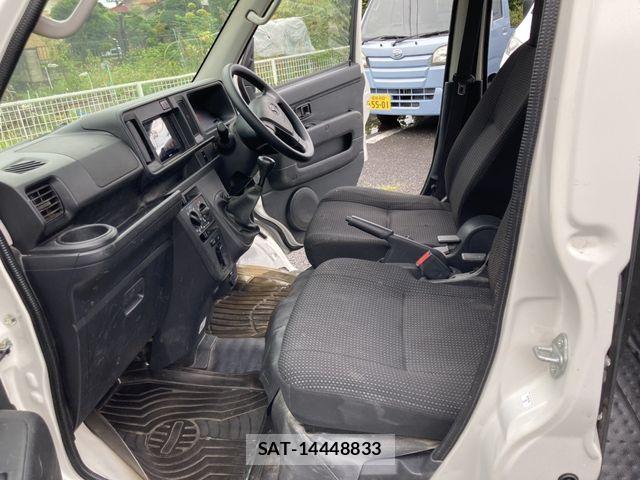 Daihatsu HIJET CARGO 2020-06 8742636-9