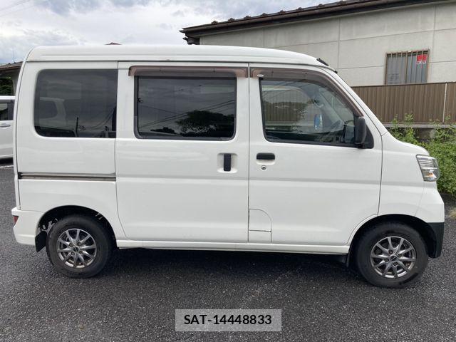 Daihatsu HIJET CARGO 2020-06 8742636-5