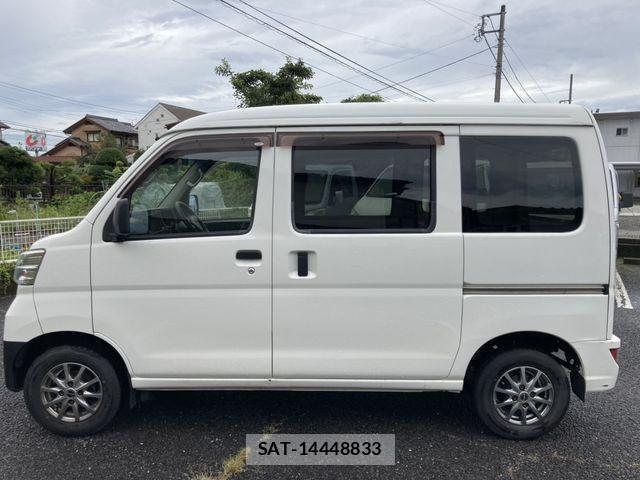 Daihatsu HIJET CARGO 2020-06 8742636-8