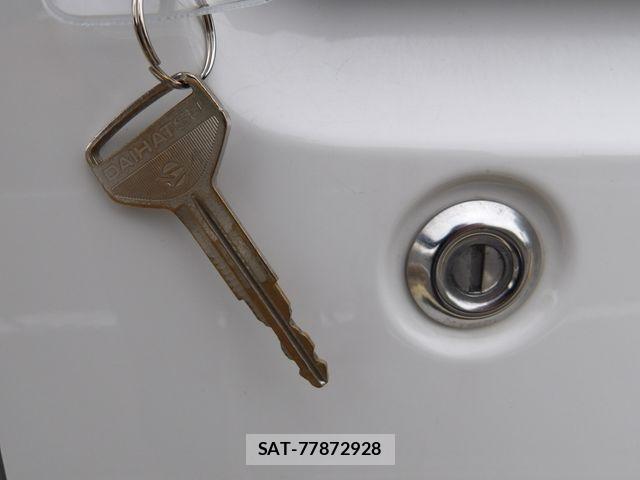 Daihatsu HIJET CARGO 2021-04 8780509-6