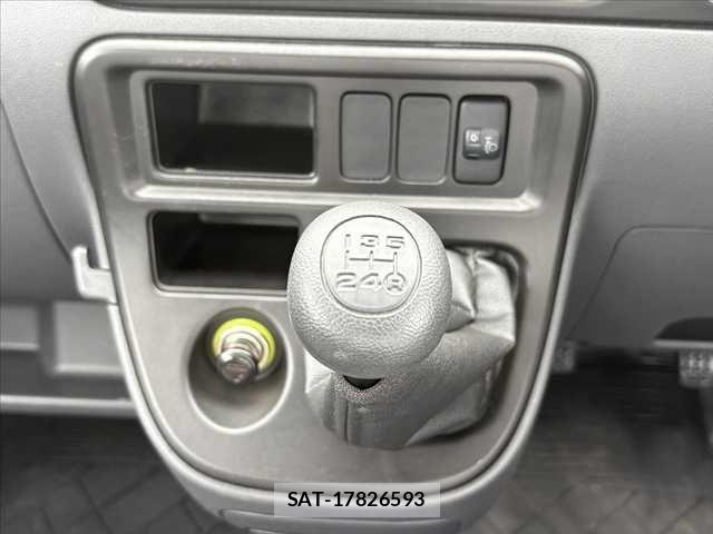 Daihatsu HIJET CARGO 2017-02 8780508-22
