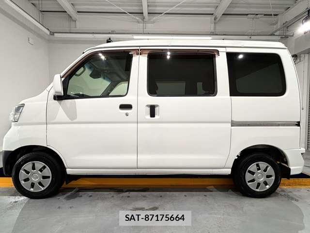 Daihatsu HIJET CARGO 2017-12 8796153-4