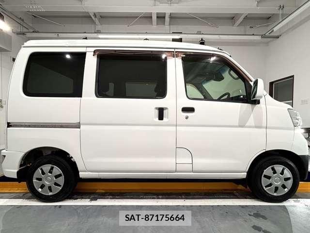 Daihatsu HIJET CARGO 2017-12 8796153-8
