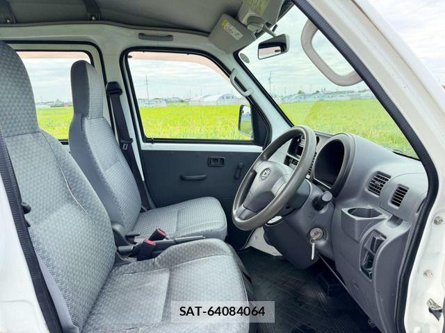 Daihatsu HIJET CARGO 2016-08 8796156-7