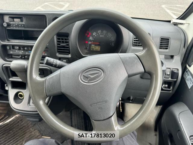 Daihatsu HIJET CARGO 2010-07 8871146-16