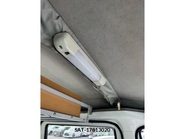 Daihatsu HIJET CARGO 2010-07 8871146-21