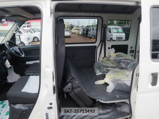 Daihatsu HIJET CARGO 2020-05 8880036-6