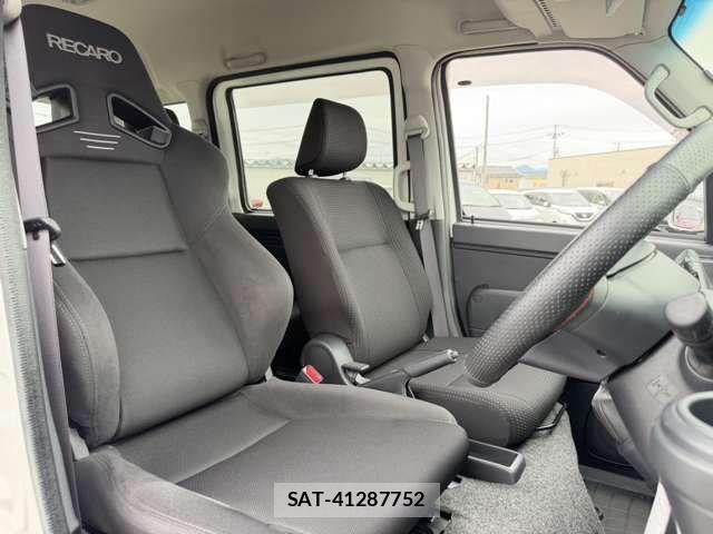 Daihatsu HIJET CARGO 2021-04 8880035-11