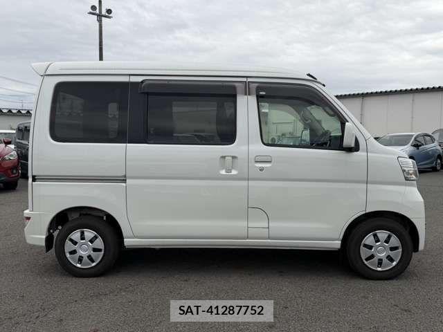 Daihatsu HIJET CARGO 2021-04 8880035-19