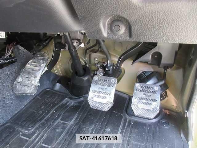 Daihatsu HIJET TRUCK 2021-04 1221763-17