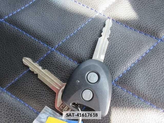 Daihatsu HIJET TRUCK 2021-04 1221763-18