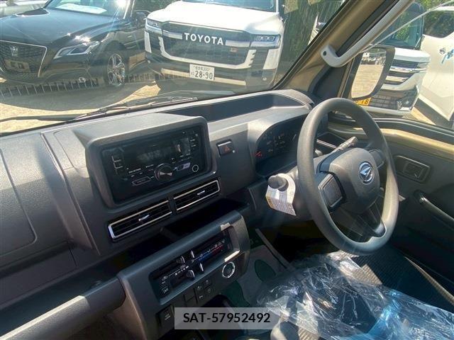 Daihatsu HIJET TRUCK 2023-03 1221768-11