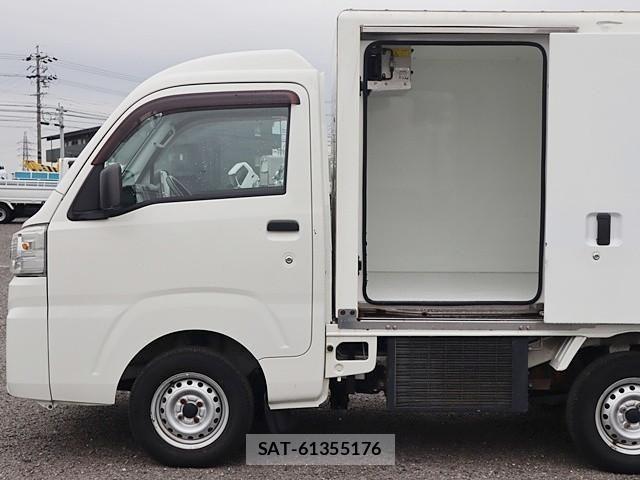 Daihatsu HIJET TRUCK 2015-11 1228280-9