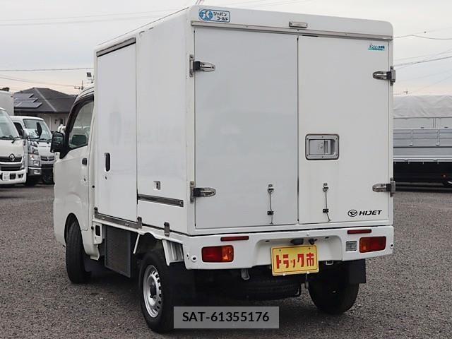 Daihatsu HIJET TRUCK 2015-11 1228280-6